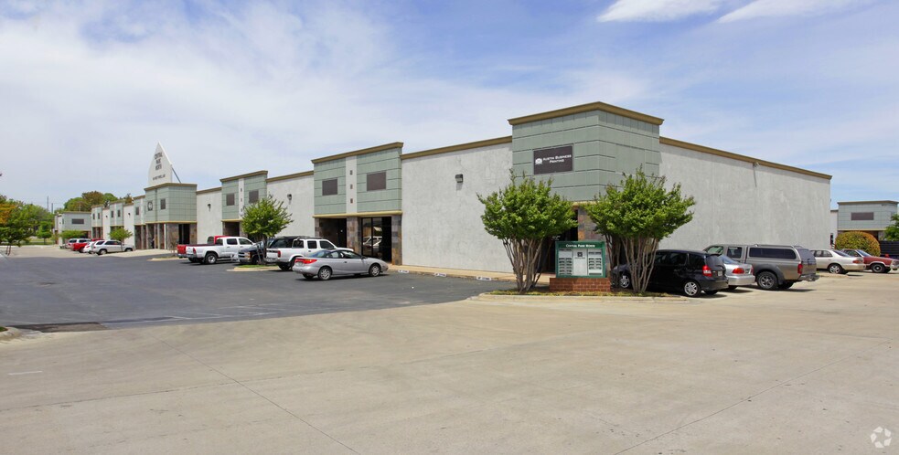 Primary Photo Of 404 W Powell Ln, Austin Warehouse For Lease