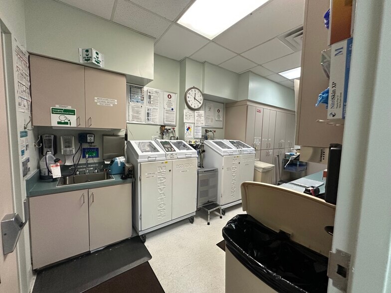 More Photos Of 1310 SE West Star Ave, Port Saint Lucie Hospital For Sale