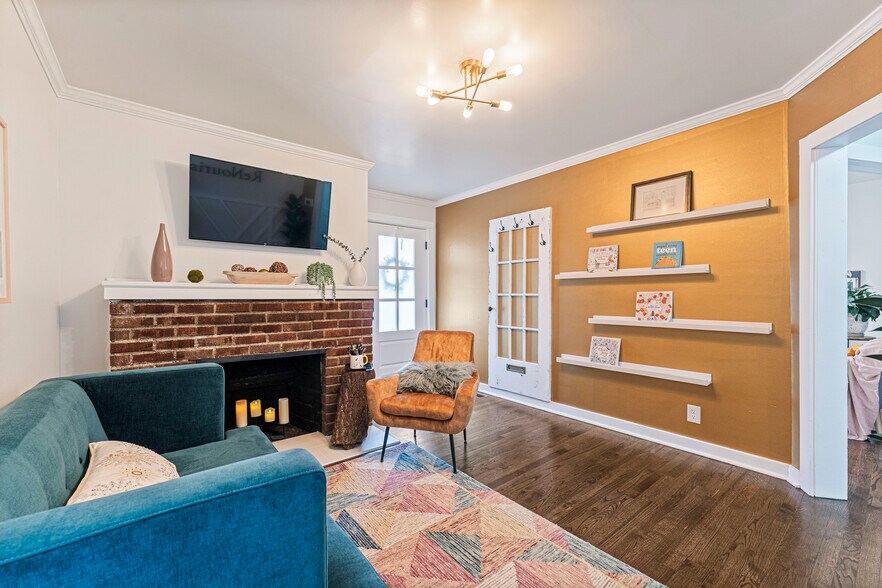 More Photos Of 102 Sw 2nd St, Lee's Summit Office For Sale