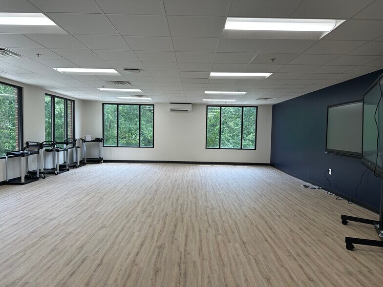 More Photos Of 3130 Golf Ridge Blvd, Douglasville Office For Sale