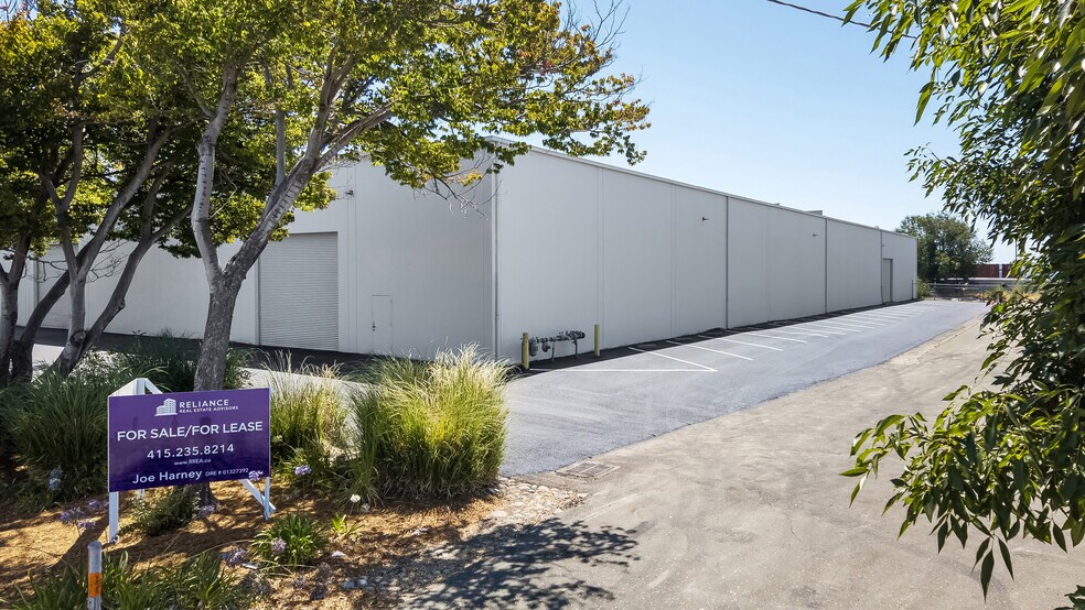 More Photos Of 900-940 Aladdin Ave, San Leandro Manufacturing For Lease