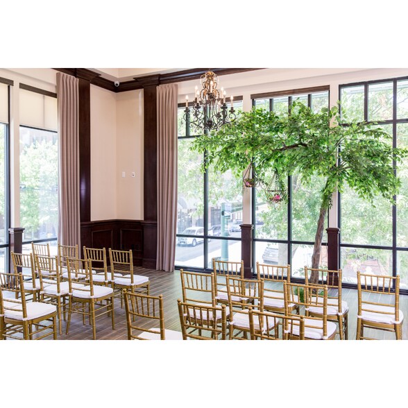 More Photos Of 724 Austin Ave, Waco Restaurant For Sale