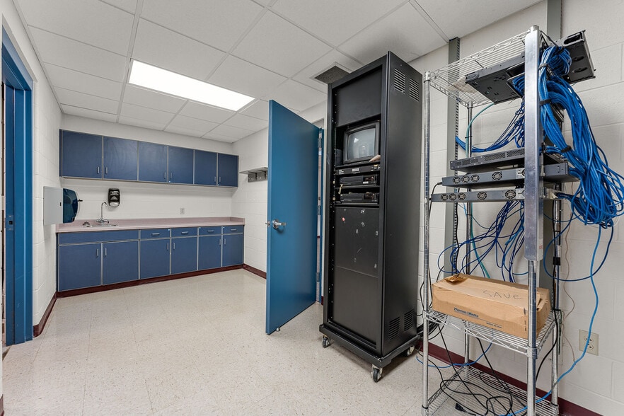 More Photos Of S5864 State Highway 23, Loganville Light Distribution For Sale