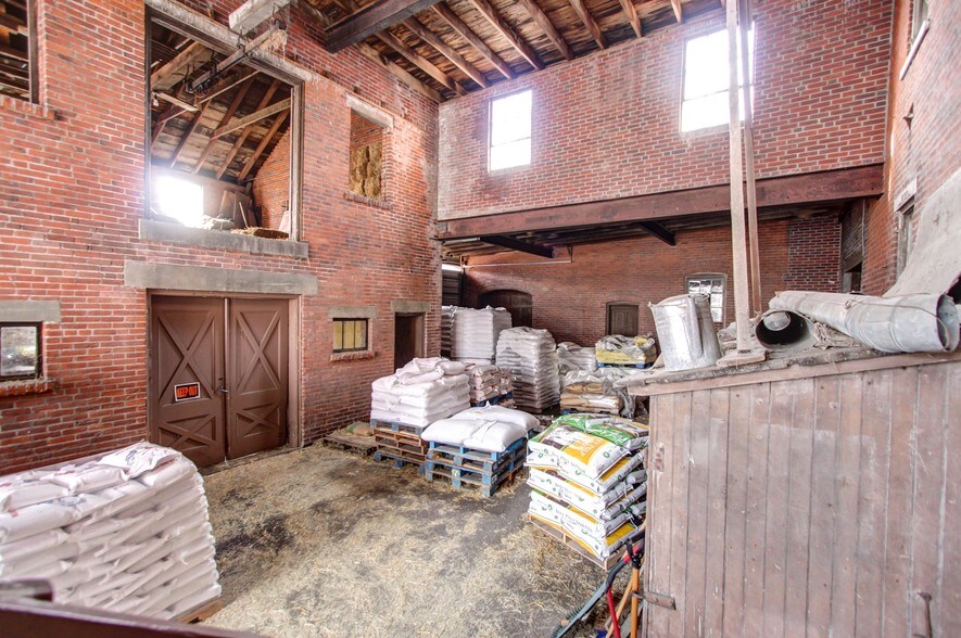 More Photos Of 20 N Main St, Richlandtown Flex For Sale