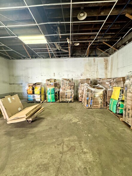 More Photos Of 290 Auburn ave, Buffalo Distribution For Sale
