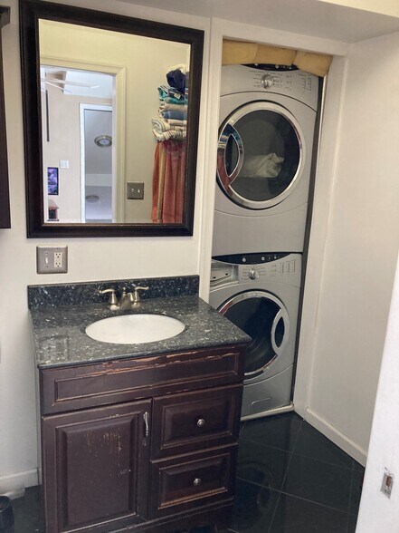 More Photos Of 905 Dundalk Ave, Baltimore Auto Dealership For Sale