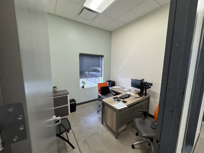 More Photos Of 1455 Rail Head Blvd, Naples Warehouse For Sale