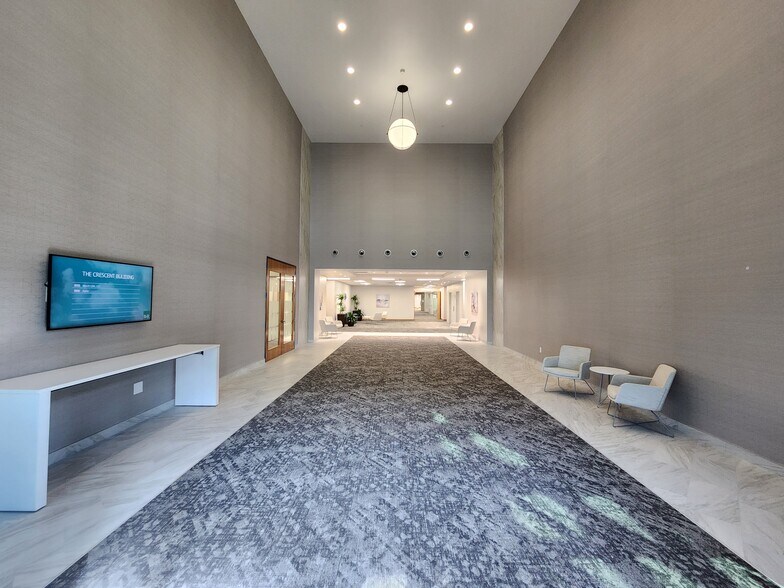 More Photos Of 12421 Meredith Dr, Urbandale Office For Lease