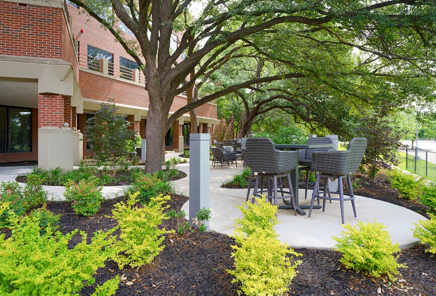 More Photos Of 14131 Midway Rd, Addison Office For Lease