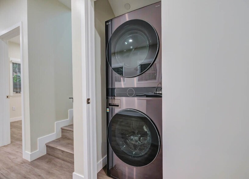 More Photos Of 2325 Portland St, Los Angeles Apartments For Sale