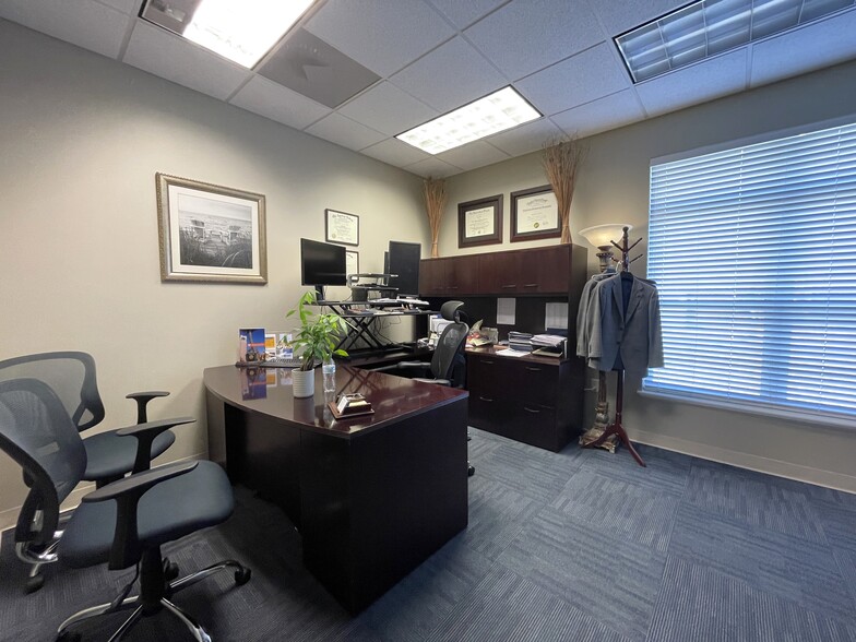 More Photos Of 4965 NW 8th Ave, Gainesville Office For Lease