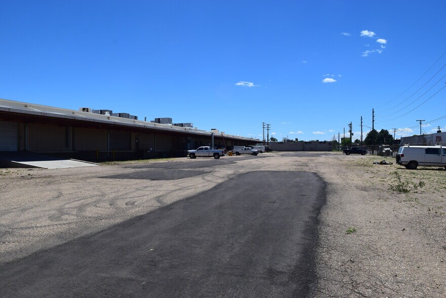 More Photos Of 5200 E Smith Rd, Denver Manufacturing For Lease