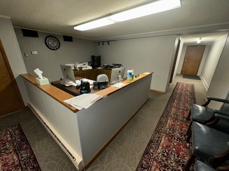 More Photos Of 124 N Center Ave, Somerset Office For Sale