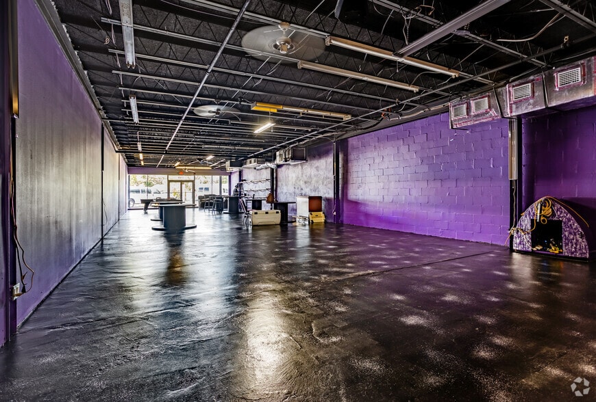 More Photos Of 1717-1721 9th St W, Bradenton Freestanding For Lease