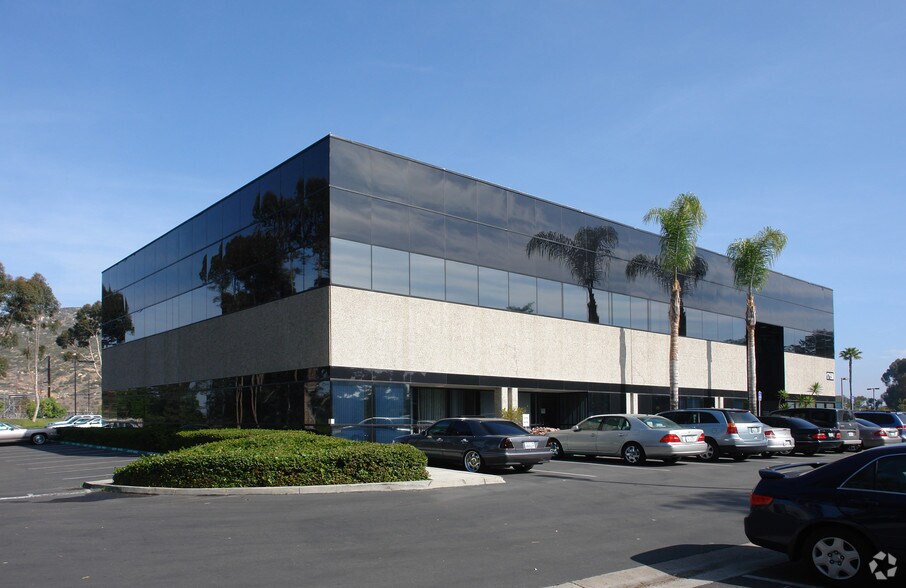 More Photos Of 17150 Via Del Campo, San Diego Office For Sale