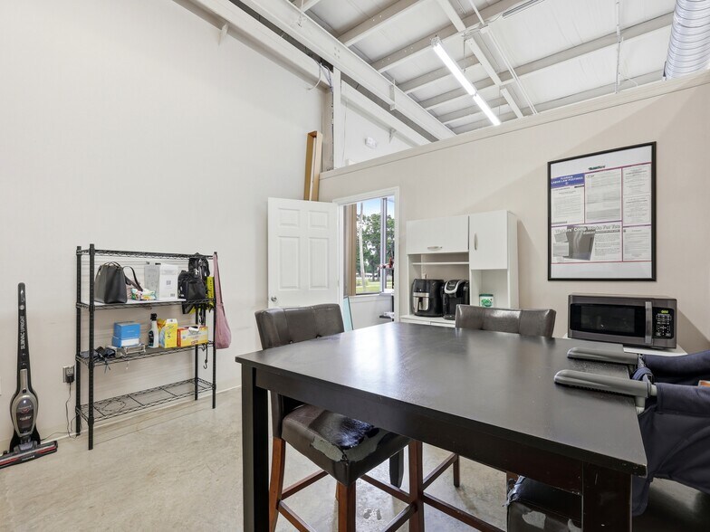 More Photos Of 4425 US Highway 1 S, Saint Augustine Light Distribution For Sale