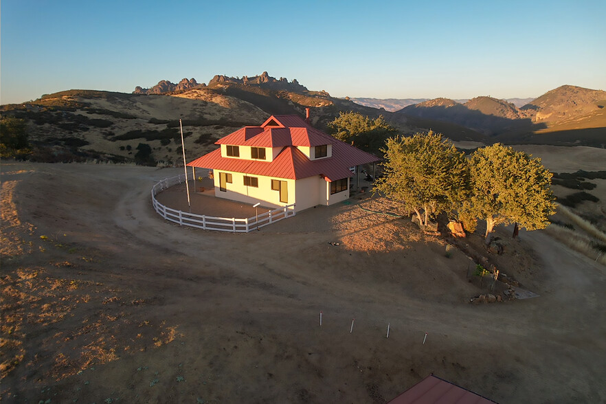 Primary Photo Of 31251 Highway 146, Soledad Winery Vineyard For Sale