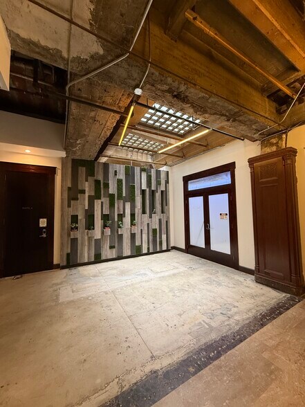 More Photos Of 453 S Spring St, Los Angeles Loft Creative Space For Lease