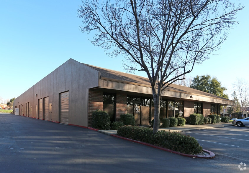 More Photos Of 2410 Armstrong St, Livermore Light Distribution For Lease