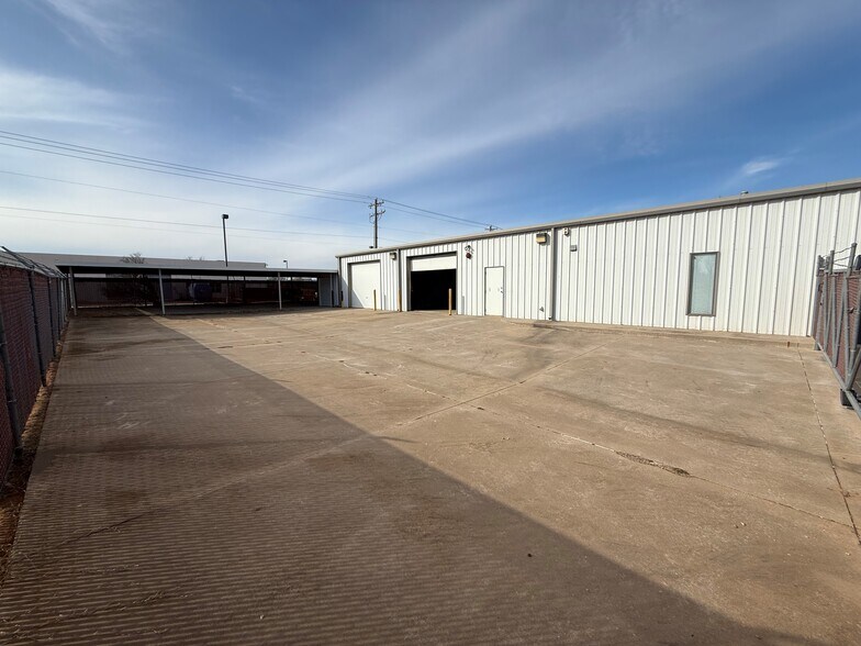 More Photos Of 8401 Mantle Ave, Oklahoma City Manufacturing For Sale