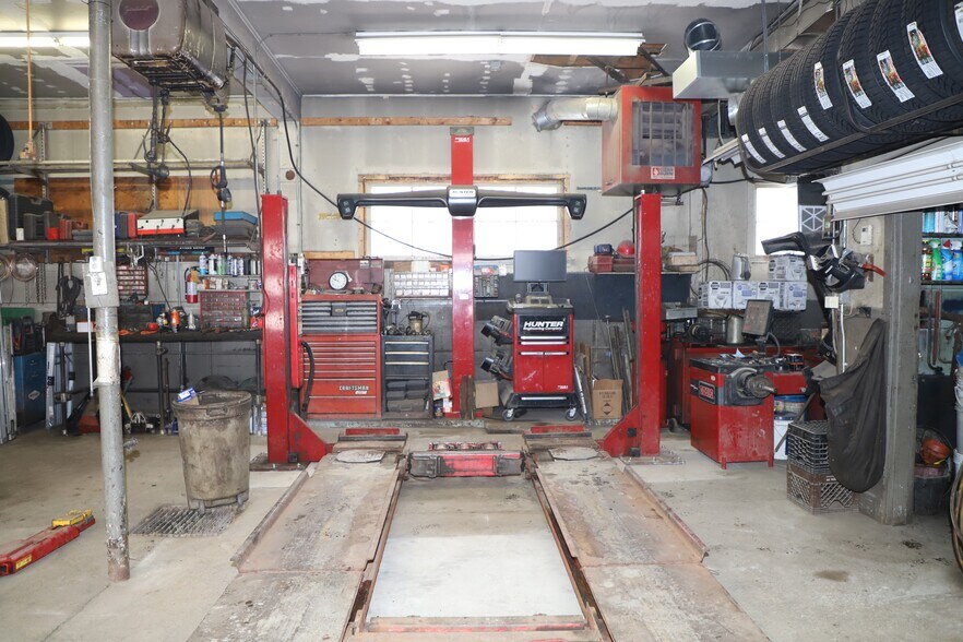 More Photos Of 229 Canal St, Brattleboro Auto Salvage Facility For Sale