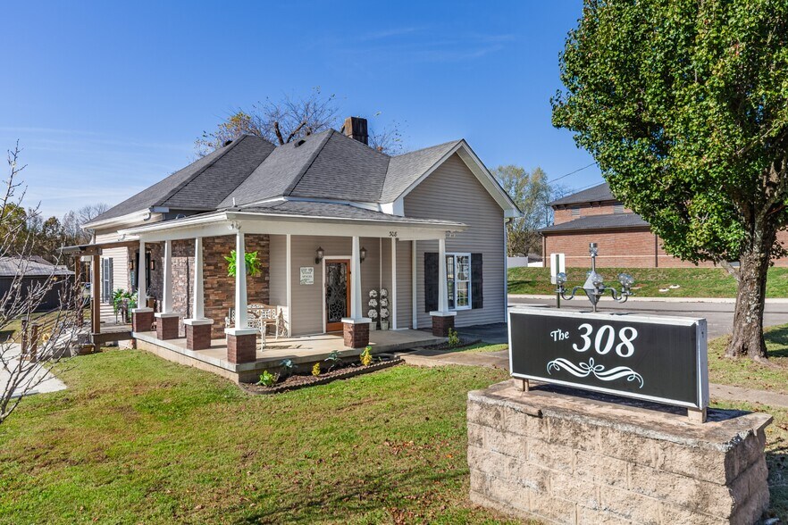 More Photos Of 308 N Main St, Ashland City Office For Sale