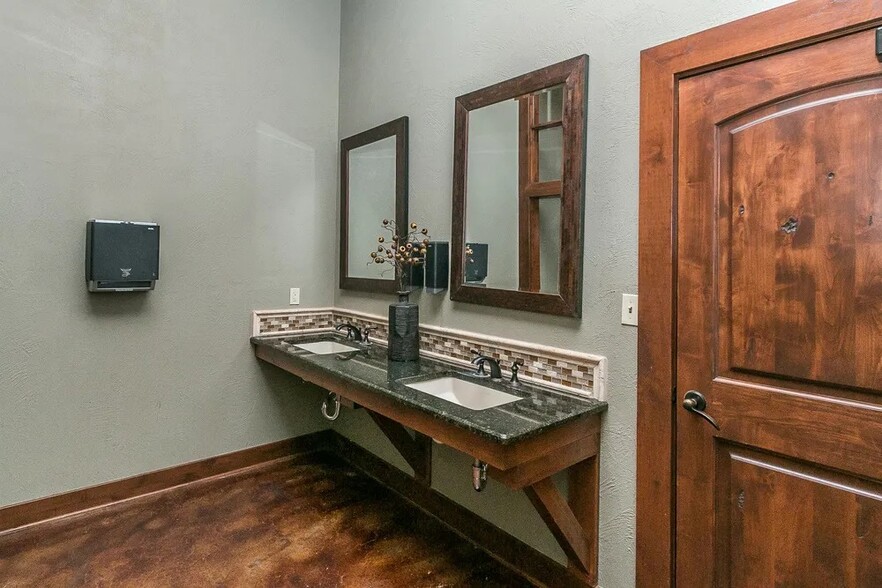 More Photos Of 3941 N Western St, Amarillo Office For Lease