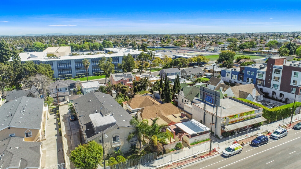 More Photos Of 5026 Crenshaw Blvd, Los Angeles Restaurant For Sale