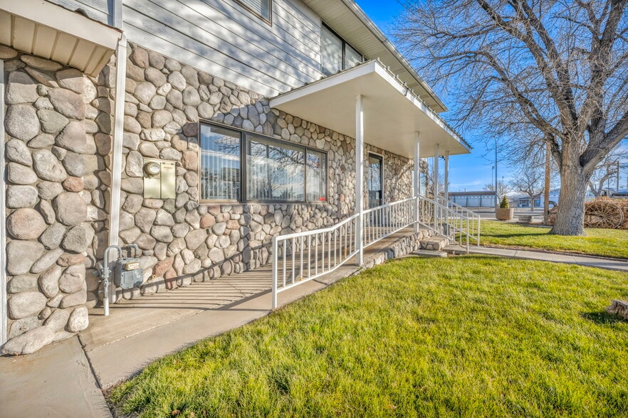 More Photos Of 2 Newcombe Ave, Yerington Office For Sale