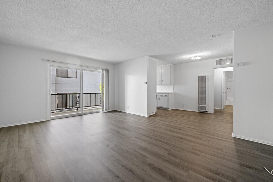 More Photos Of 1236 McClellan Dr, Los Angeles Apartments For Sale