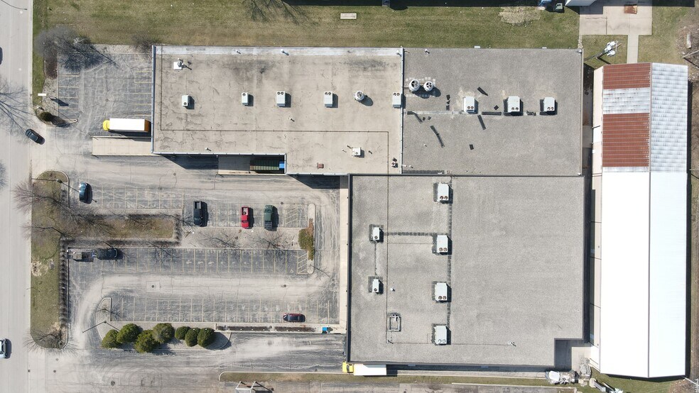 More Photos Of 1270 Abbott Dr, Elgin Warehouse For Lease