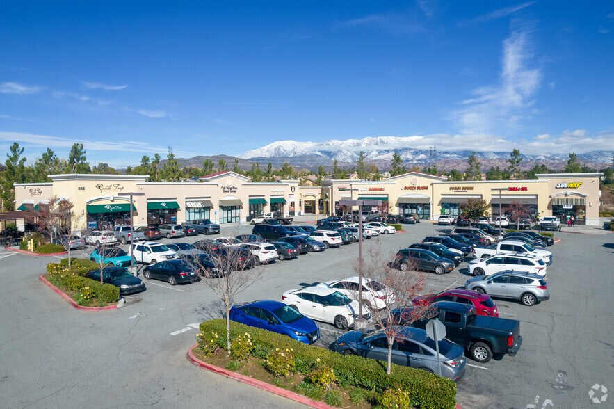 More Photos Of Oak Valley Pky, Beaumont Unknown For Lease