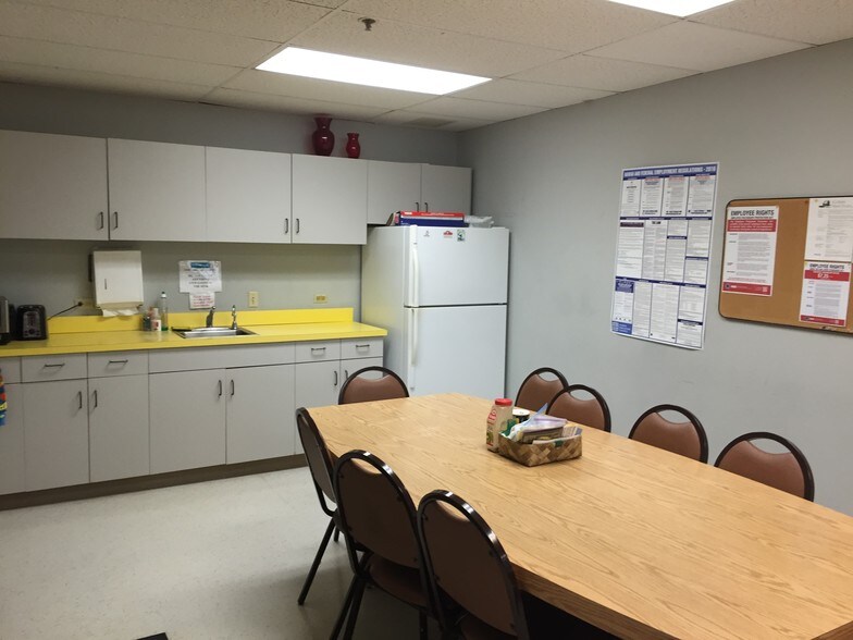 More Photos Of 99-061 Koaha Way, Aiea Warehouse For Lease