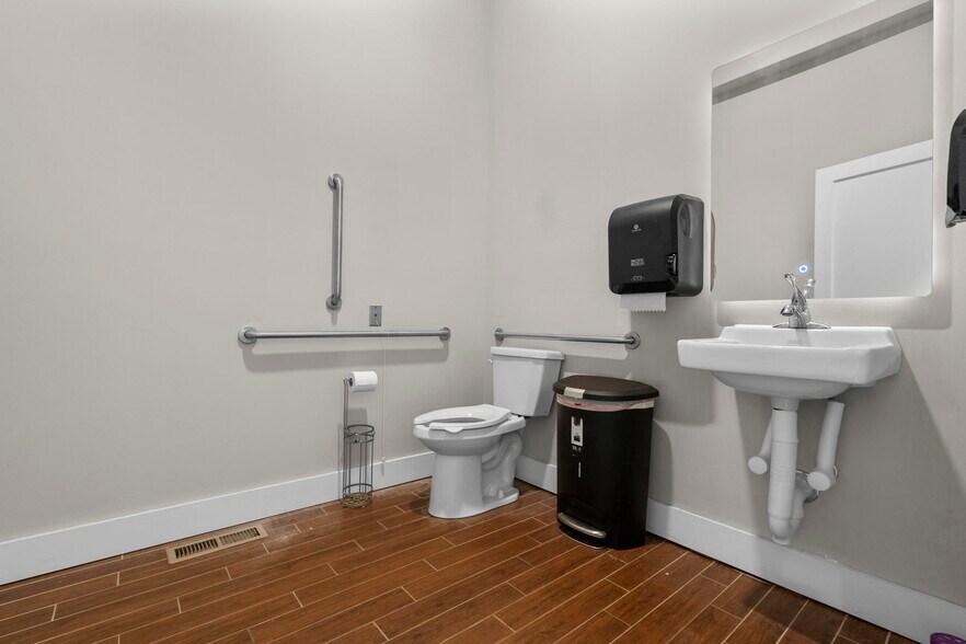 More Photos Of 698 Main St, Branford Office For Sale