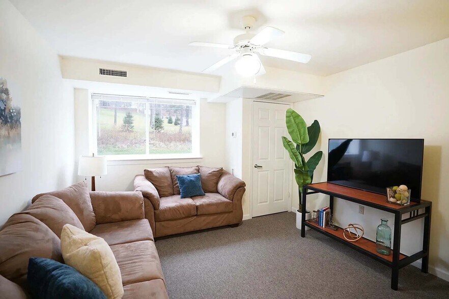 More Photos Of 150 N Main St, Mansfield Apartments For Sale