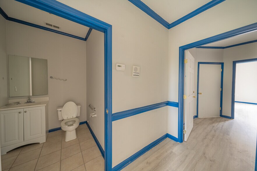 More Photos Of 1365 Westgate Center Dr, Winston-Salem Medical For Lease