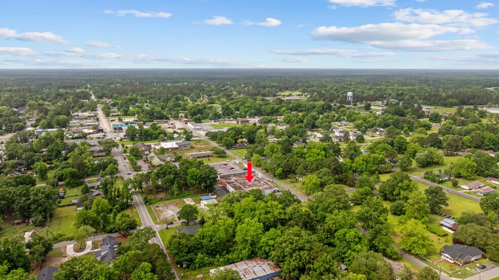 More Photos Of 15 W Ashland St, Andrews Supermarket For Sale