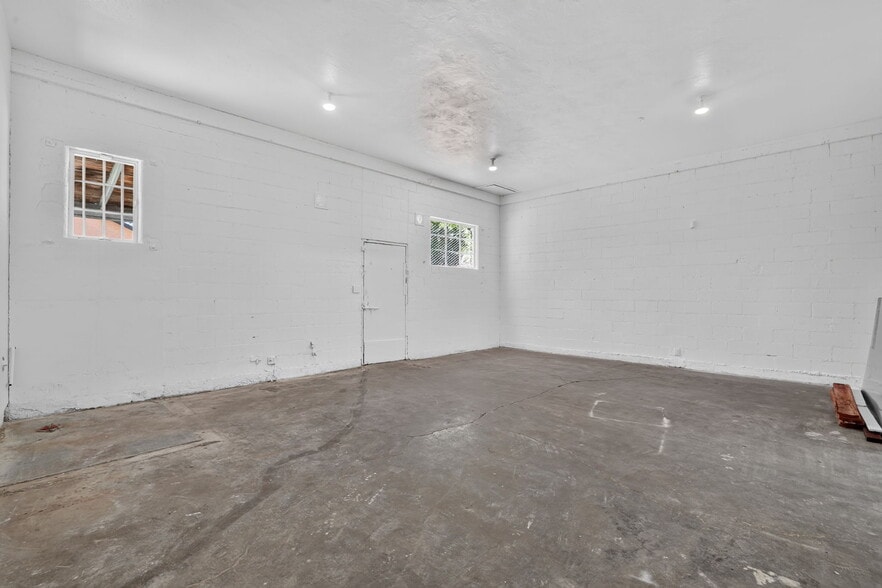 More Photos Of 3930 Broadway, Sacramento Freestanding For Sale