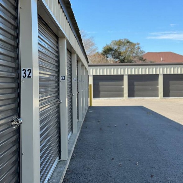 More Photos Of 633 Sneed Blvd, Lafayette Self Storage For Sale
