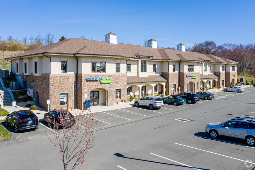More Photos Of 777 Echo Lake Rd, Watertown Office For Lease