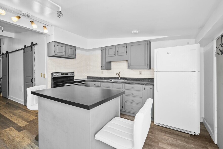 More Photos Of 146-148 E State St, Ithaca Storefront Retail Residential For Sale