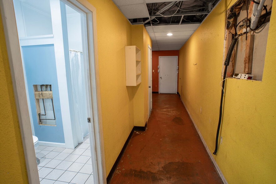 More Photos Of 910 Brenda St, Houston Warehouse For Sale