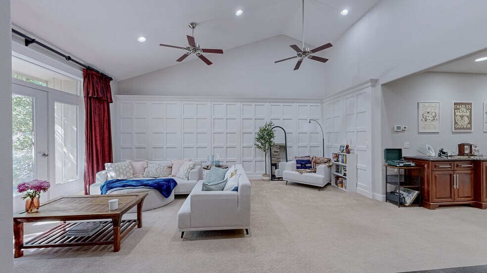 More Photos Of 139 N Grand Ave, Pullman Apartments For Sale