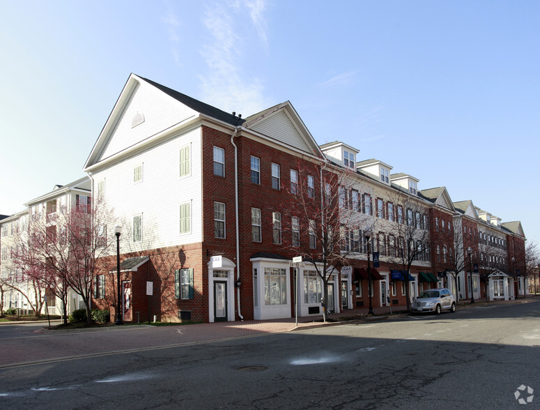 Primary Photo Of 2400-2420 26th Rd S, Arlington Storefront Retail Residential For Lease