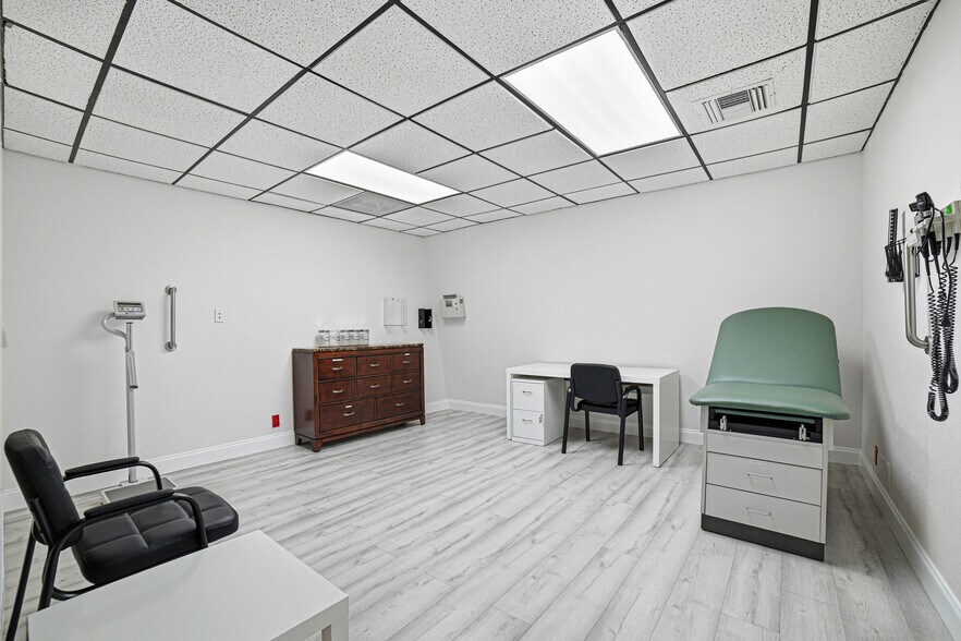 More Photos Of 2929 N University Dr, Coral Springs Medical For Sale