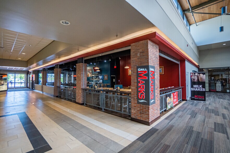 More Photos Of 700 Haywood Rd, Greenville General Retail For Lease