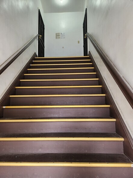 More Photos Of 1664 Arlington Ave, Los Angeles Multifamily For Sale