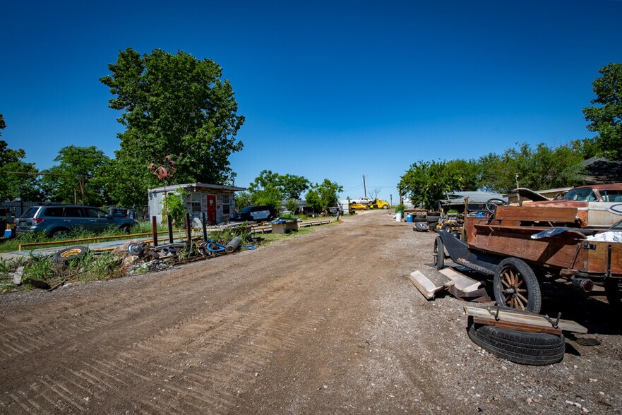 More Photos Of 7913 Highway 183 S, Austin Manufacturing For Sale