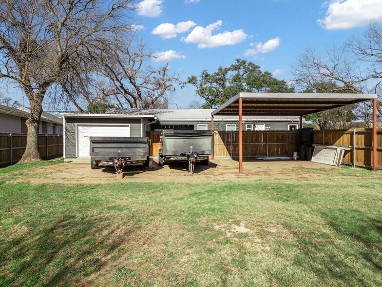 More Photos Of 3306 W Waco Dr, Waco Office Residential For Sale