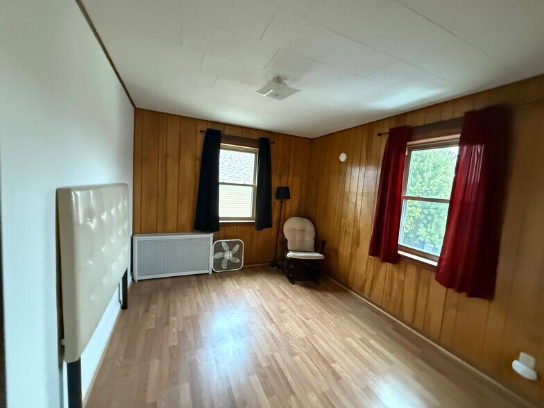 More Photos Of 836 S Mill St, New Castle Storefront Retail Residential For Sale